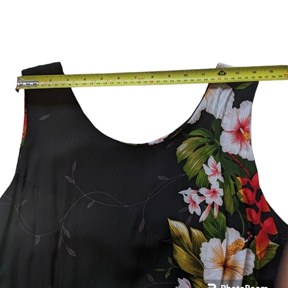 Maxi summer dress size XL.  Beautiful pattern of Hawaiin flowers on left… - Picture 3 of 7